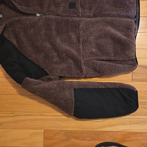 NWT Men’s Volcom "RUNTIME ERROR" made w/Faux Fur. Doe Brown and Black Colors. - Picture 7 of 15